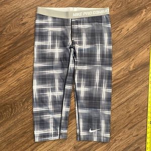 NIKE PRO COMBAT COMPRESSION CAPRI - LARGE